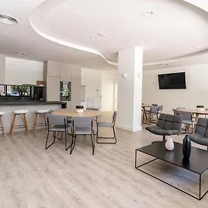 inf42m-modern-city-apartment-families-only.es-andalucia.com/